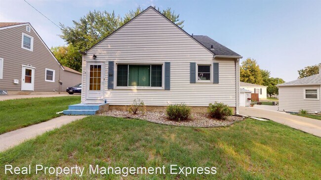 Building Photo - 3 br, 2 bath House - 1705 S Wayland Ave