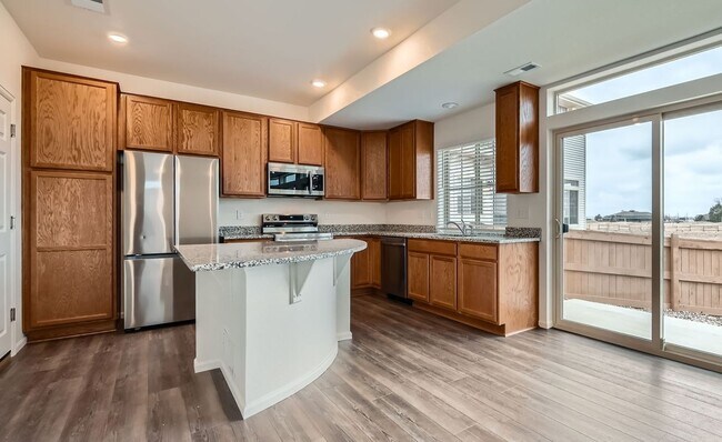 Foto del edificio - Updated 3-Bed Home with 2-Car Garage in Reunion Metro District