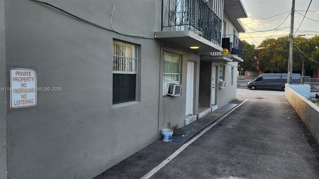 Foto del edificio - 329 SW 6th Ave