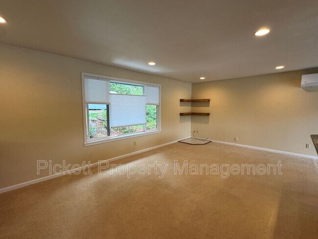 Foto del edificio - 414 Kingsway NW