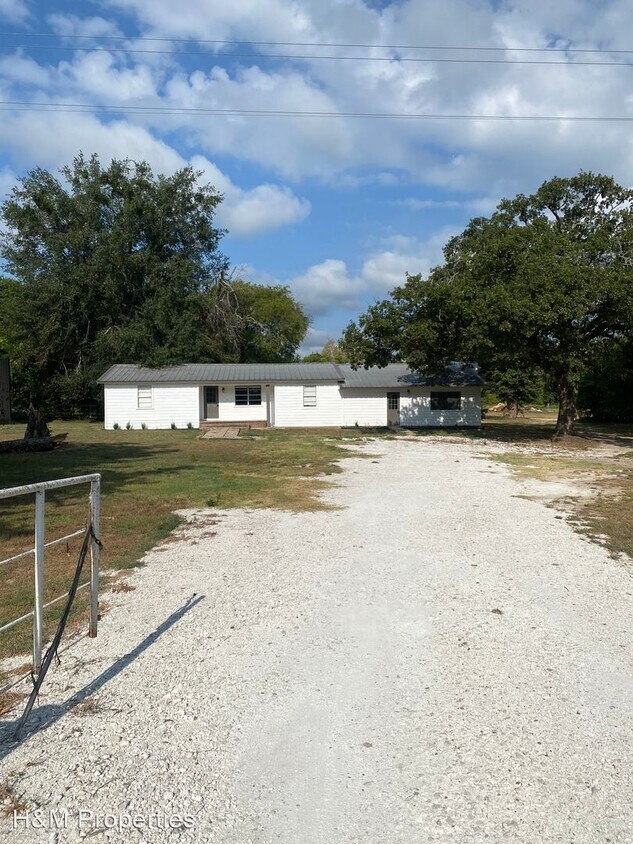Foto principal - 3 br, 2 bath House - 6367 FM 1402