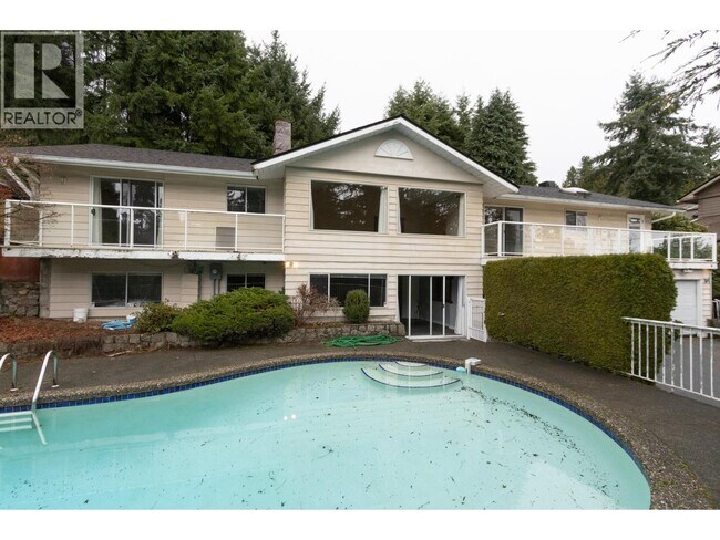 Photo du bâtiment - 1381 CAMBRIDGE Rd