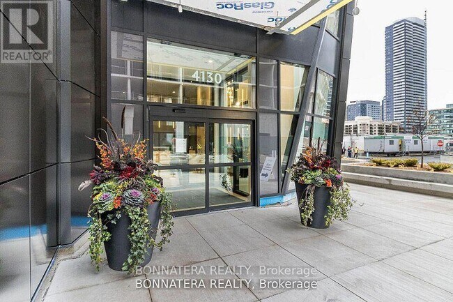 Photo du bâtiment - 4130 Parkside Village Dr