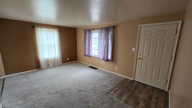 Foto del edificio - Newly remodeled 2 Bed/1 Bath Home in North...
