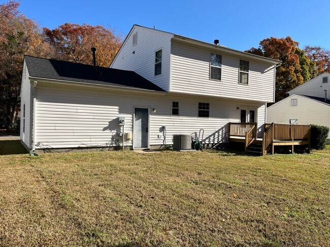 Building Photo - Charming 3-Bedroom Home in Newport News! "ASK ABOUT OUR ZERO DEPOSIT"
