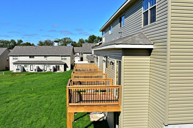 Foto del edificio - Eagle Creek Townhomes
