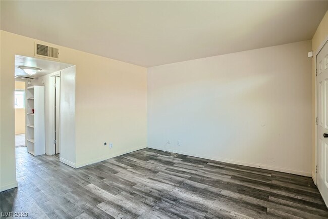 Building Photo - 212 Orland St
