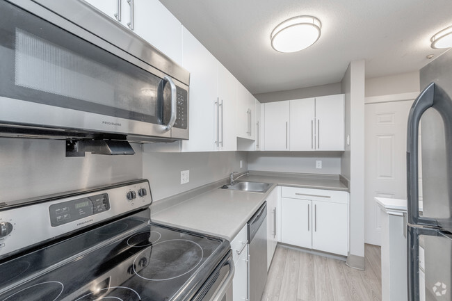 2HAB, 2BA - Station Pointe