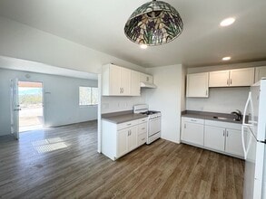 Building Photo - 10722 Juniper Ave