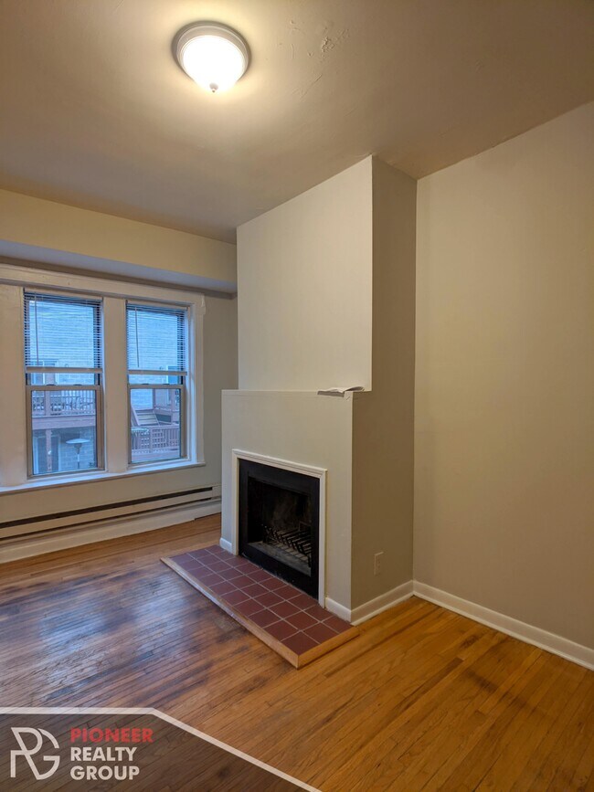 Foto del edificio - 634 W Barry Ave