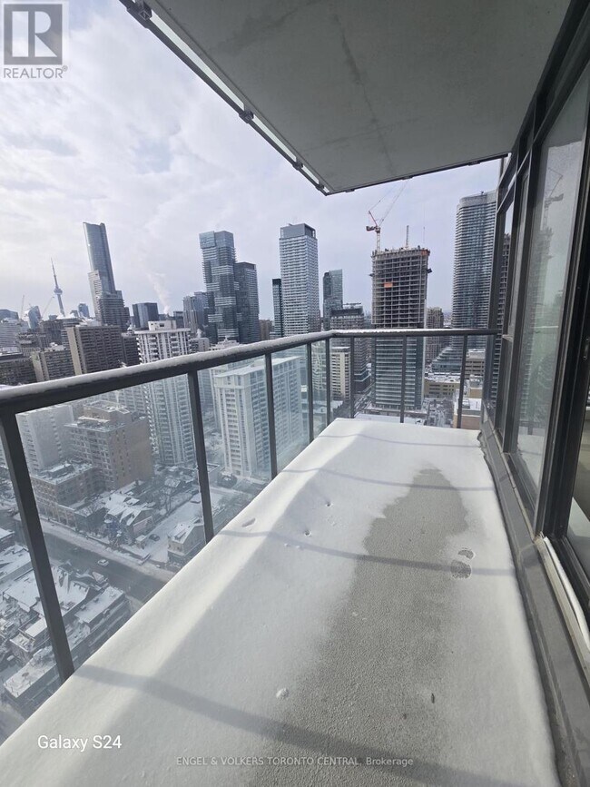 Building Photo - 81 Wellesley St E