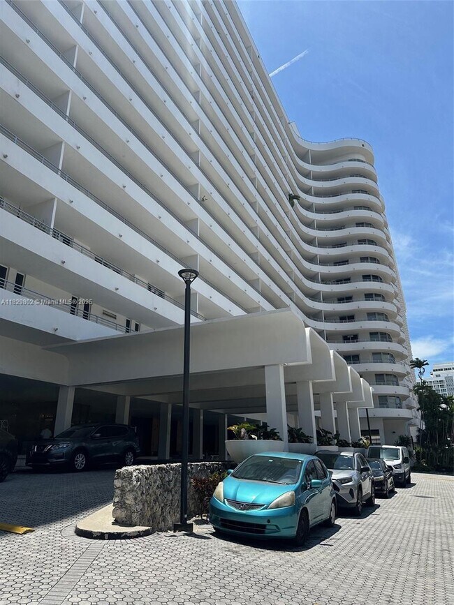 Building Photo - 5555 Collins Ave