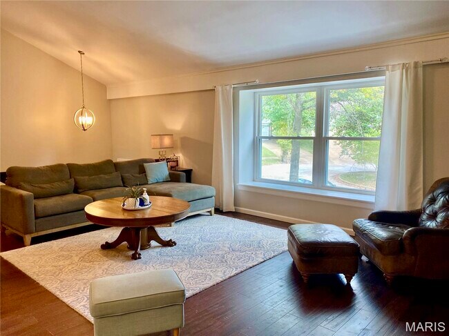 Foto del edificio - 9 Tree Hill Ct