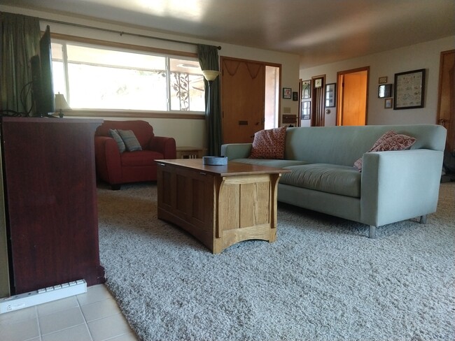 Living room and front window - 1415 9th Ave SW