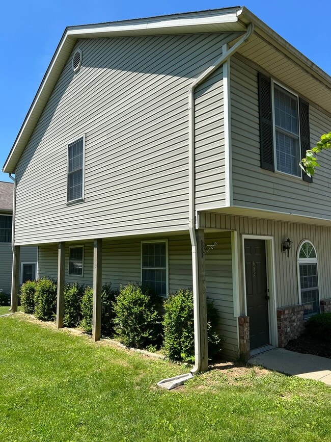 Building Photo - 626 E Sherwood Hills Dr