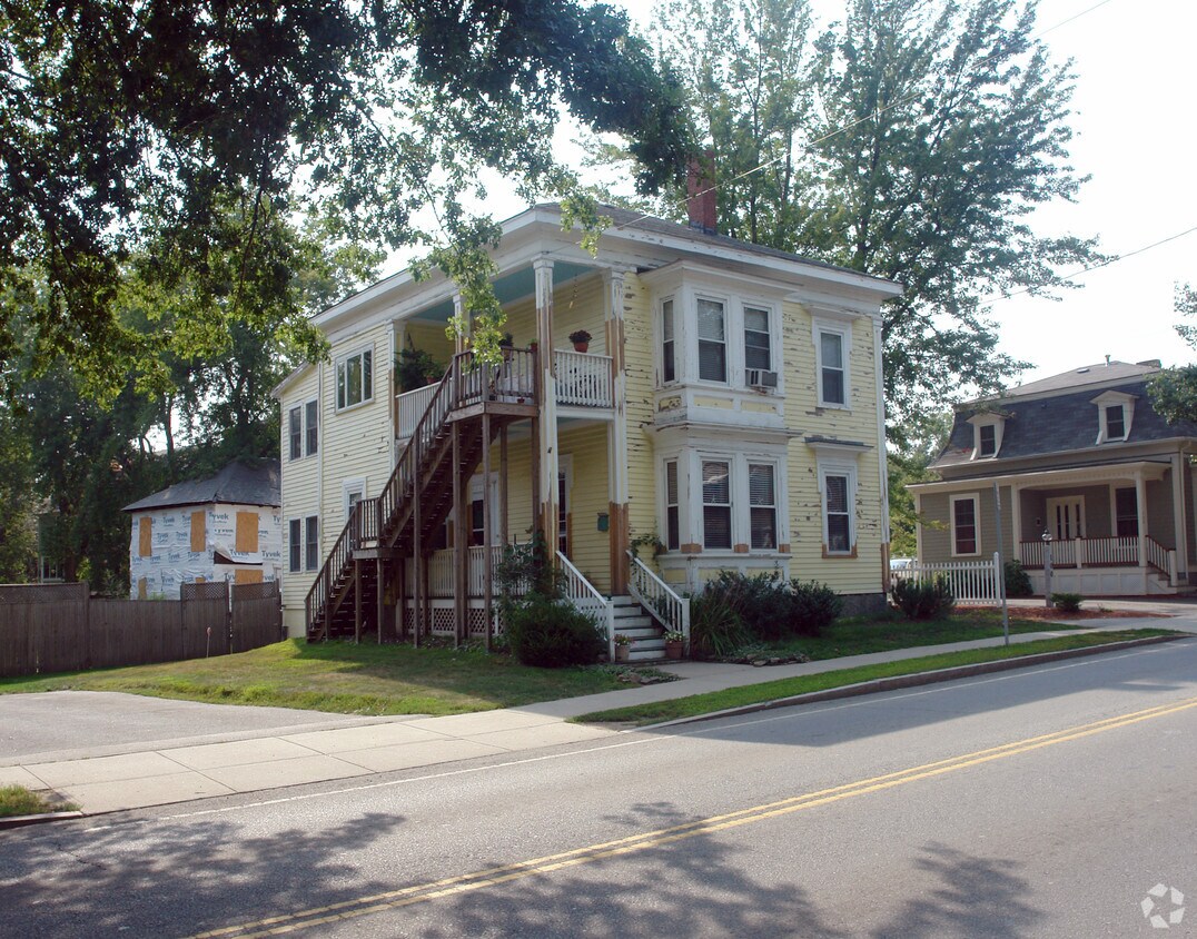 Primary Photo - 98 Central St