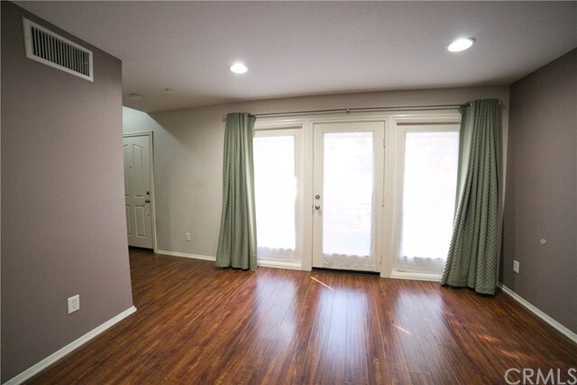 Building Photo - 268 Tustin Field Dr