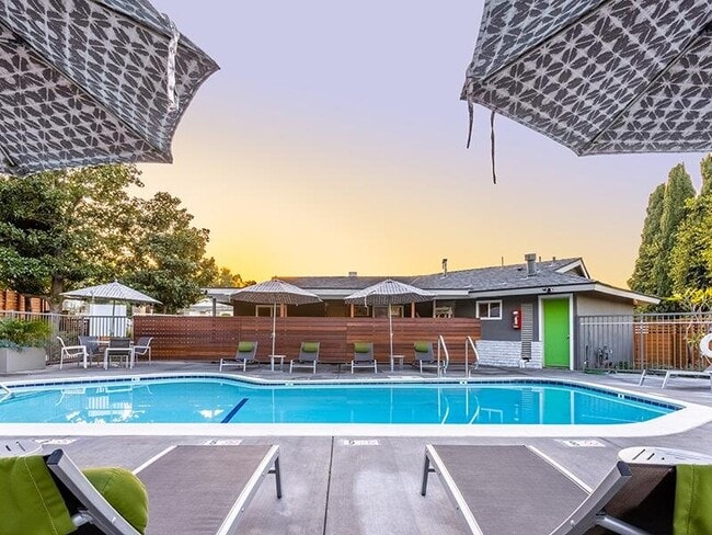 Building Photo - Villas at Anaheim Hills