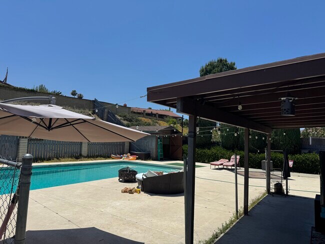 Building Photo - 16241 Via Rancho