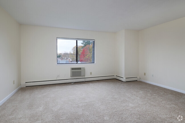 1BR, 1 BA - 754 SF - Living Room - Hannah Village