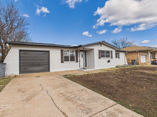 Foto del edificio - 619 SW 45th St