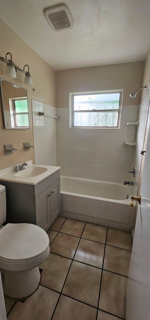 Foto del edificio - Two bedroom one bath house