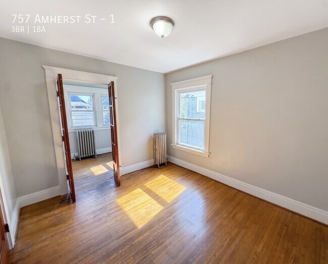 Foto del edificio - 757 Amherst St