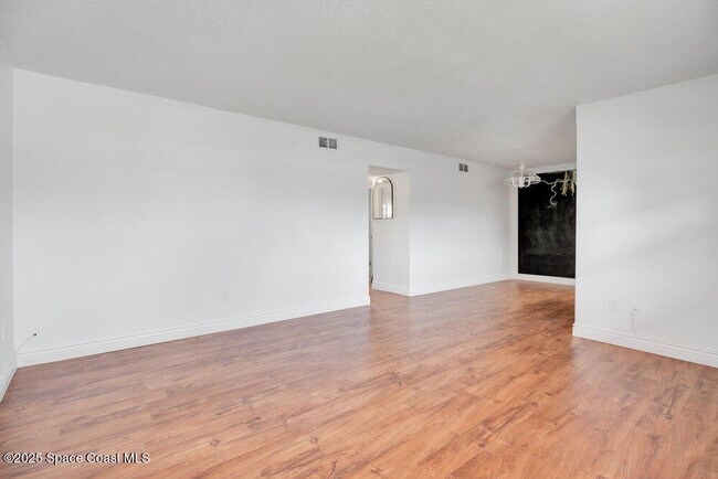 Foto del edificio - 401 Monroe Ave