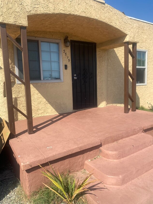 Foto principal - 3519 E 8th St