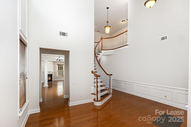 Foto del edificio - 9429 Ridgeforest Dr