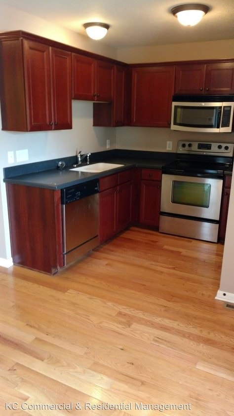 Primary Photo - 8126 N Lawndale Ave