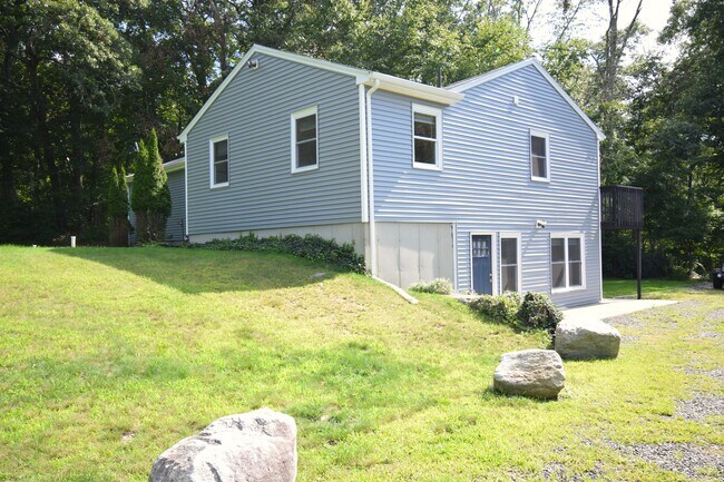 Building Photo - 10 Paper Mill Rd