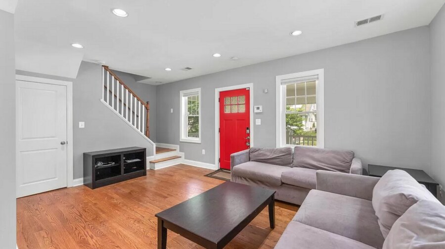 Foto principal - 2604 17th St NE