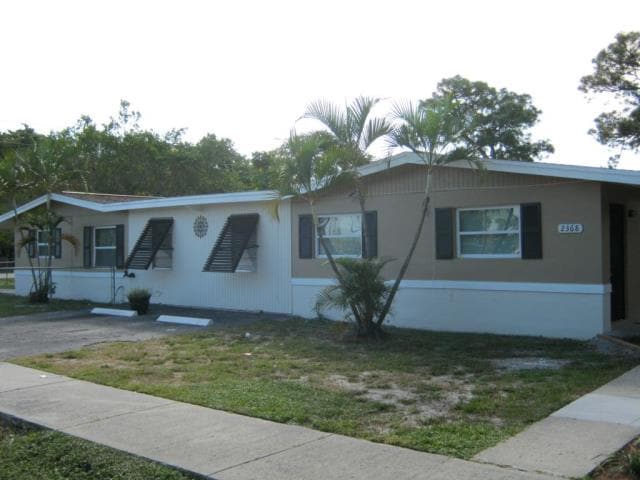 Building Photo - 2370 Katherine St