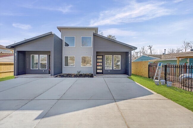 Building Photo - 5034 Pershing St