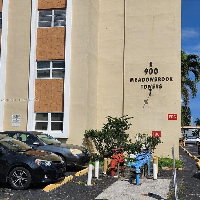 Foto del edificio - 900 NE 12th Ave