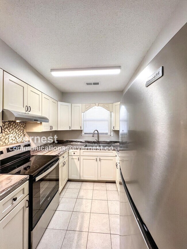Building Photo - 7329 Eastover Dr