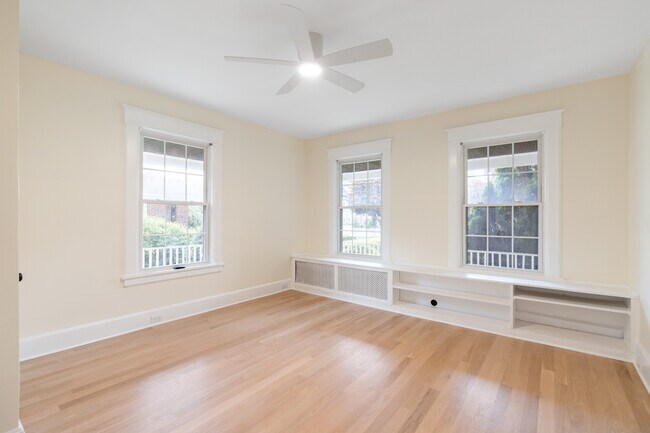 Foto del edificio - 71 Longview Ave