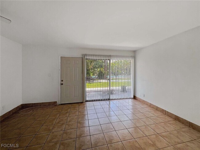 Foto del edificio - 1852 Golf View Ave