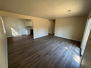 Building Photo - 304 Tennyson Dr