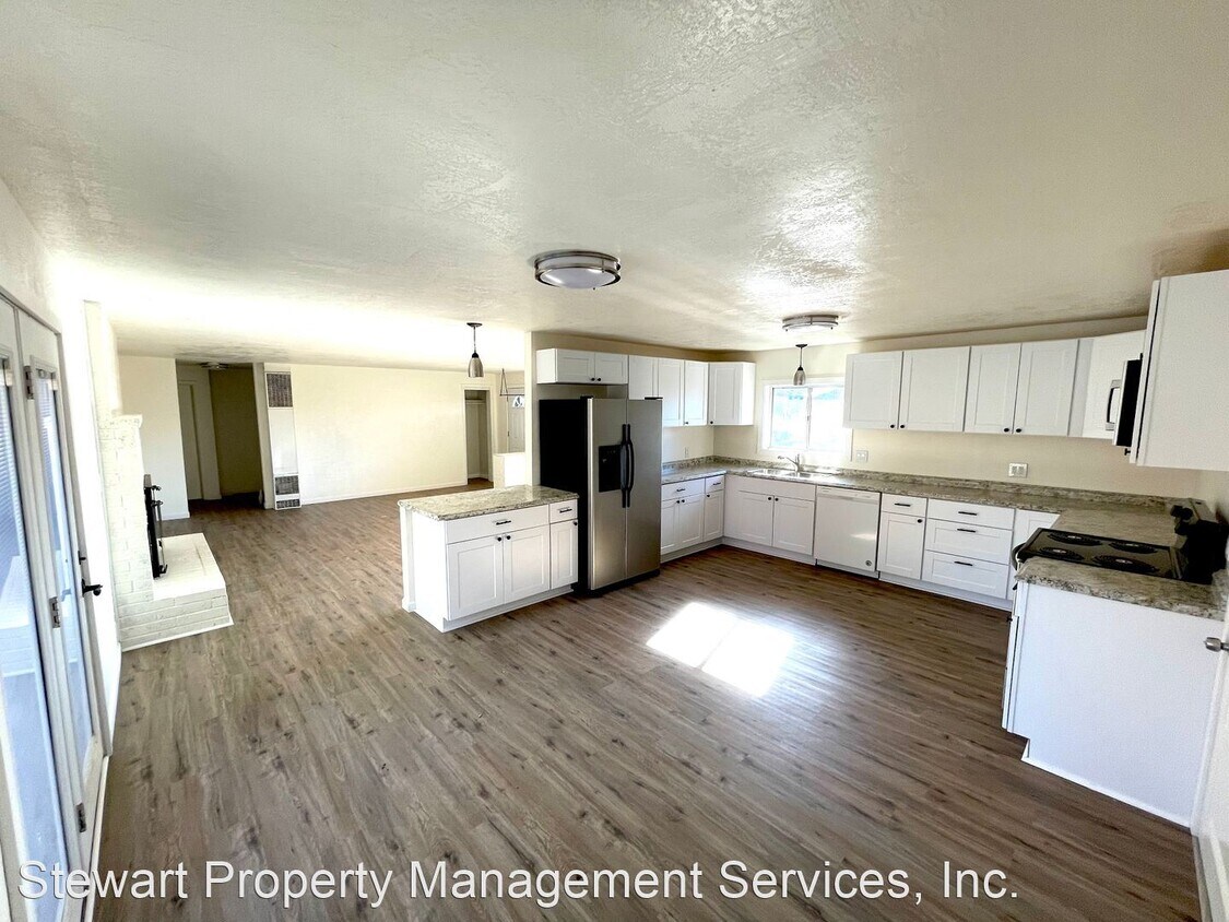 Foto principal - 3 br, 1 bath House - 421 Lytton Street