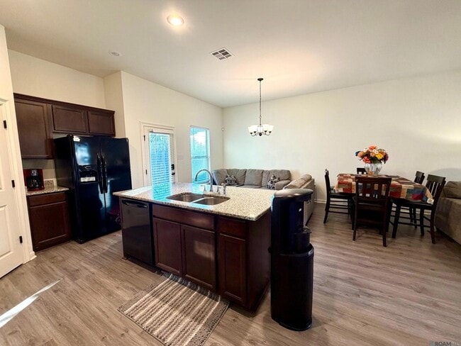 Building Photo - 40087 Trace Ave