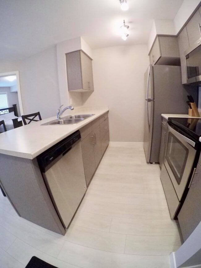 Building Photo - 5500 Mitchinson Way