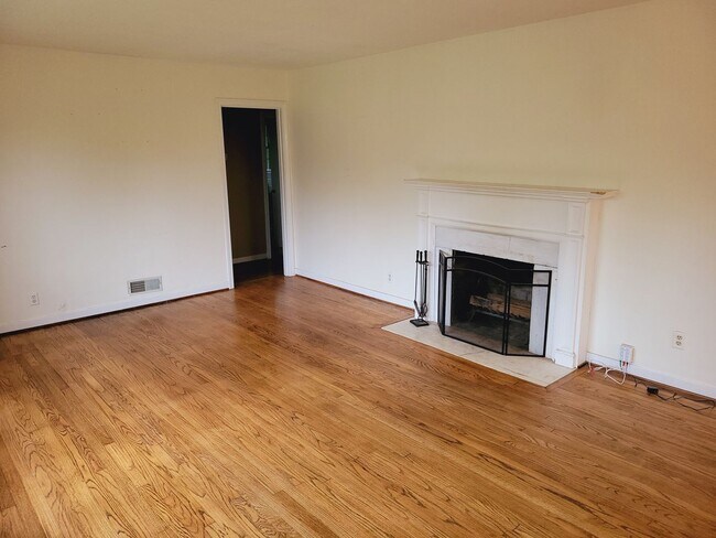 Building Photo - 1154 Alford Ave