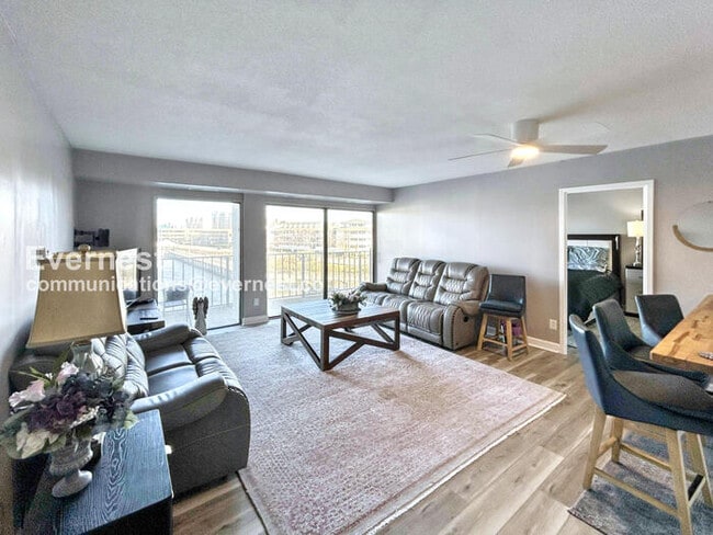 Building Photo - 500 Pacific Ave