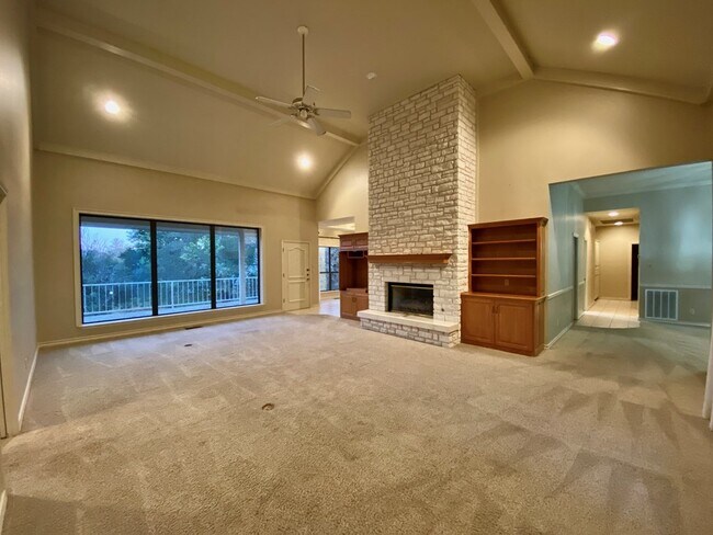 Building Photo - 409 Spring Mill Dr