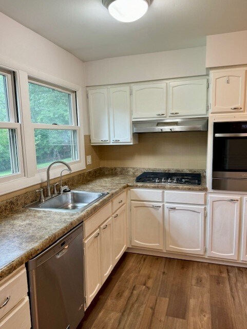 Building Photo - 401 Castlewood Ln