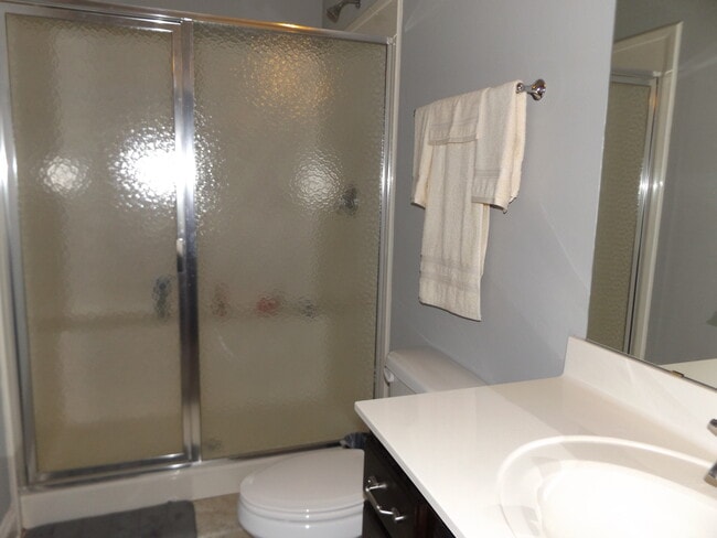 Building Photo - LAKEFRONT HOME