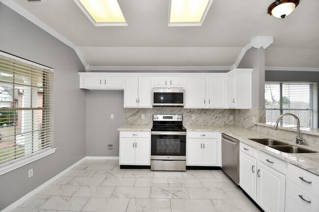Foto del edificio - 7102 Verde Meadow Ct