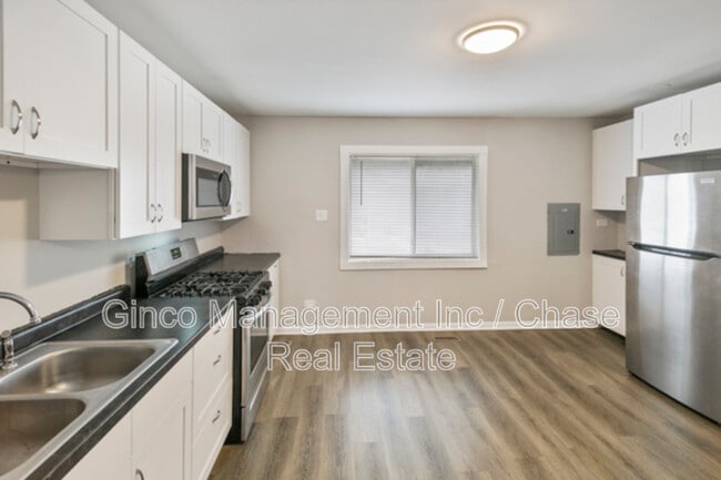 Building Photo - 22102 Hawthorne Way